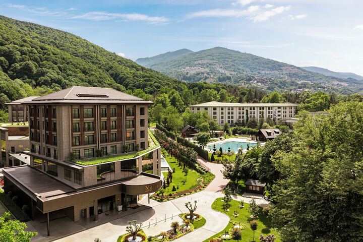 Hotel 92 of 100