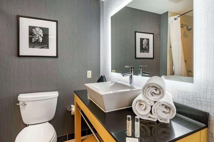 Suite 2 Queen Beds (9 of 15)