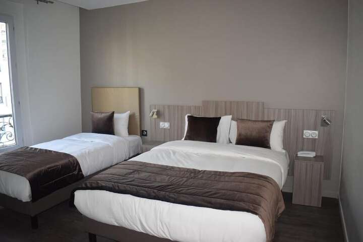 Room 10 of 21