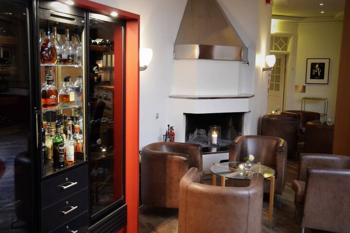 Lounge 47 of 67