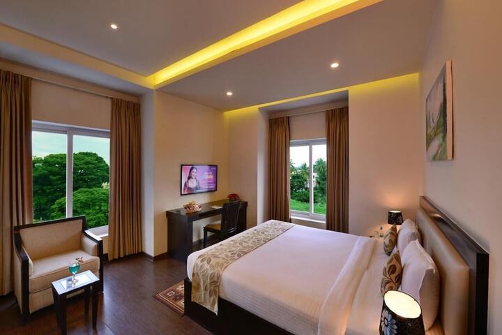 Room 6 of 25