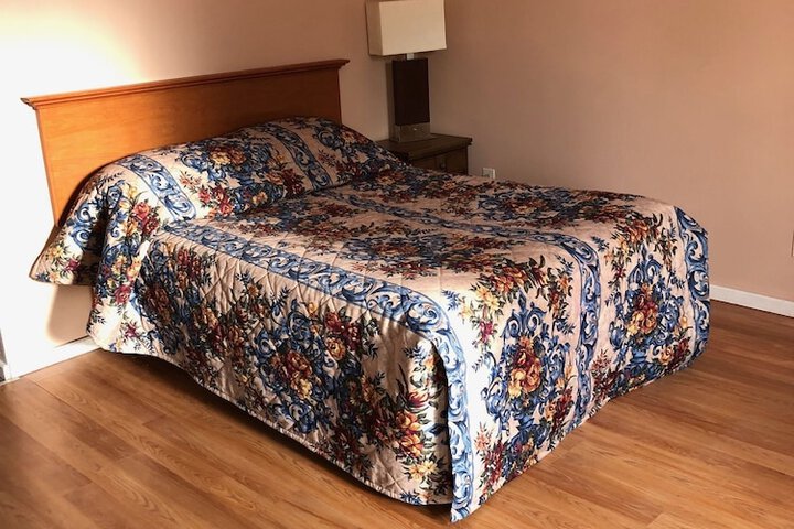 Room 9 of 29
