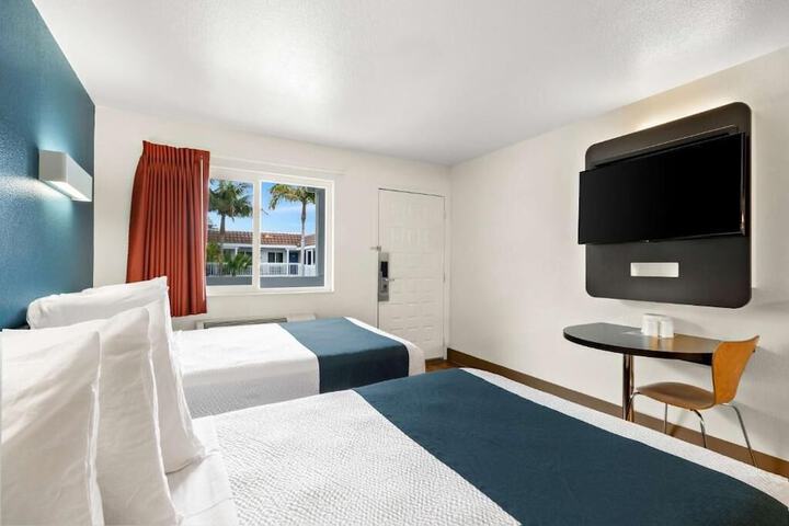 Vagabond Inn Studio Carpinteria