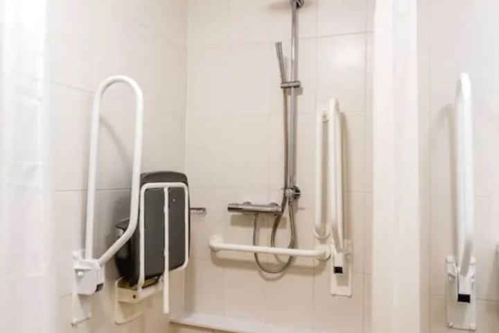 Room 8 of 14