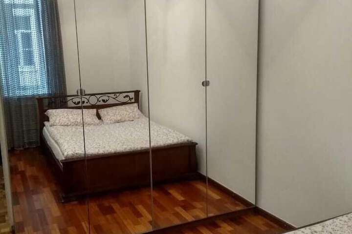 Room 8 of 15