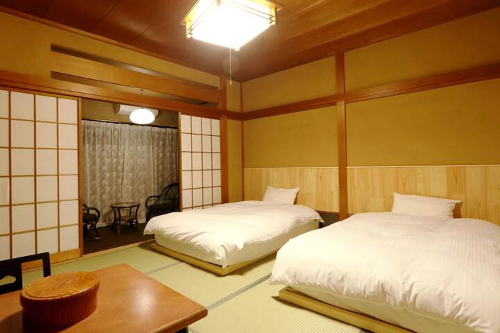 Room 9 of 66