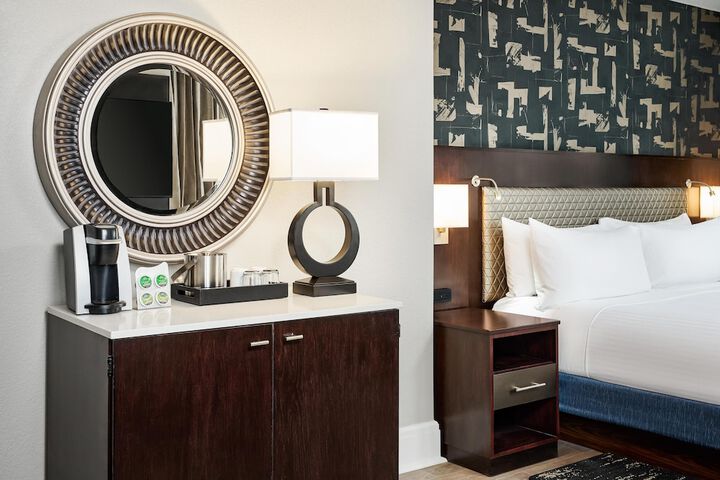 Room 62 of 173