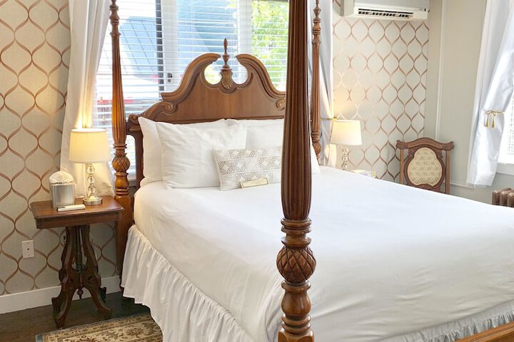 Room 9 of 25