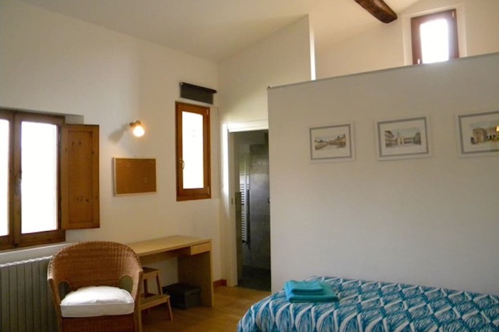 Room 2 of 12