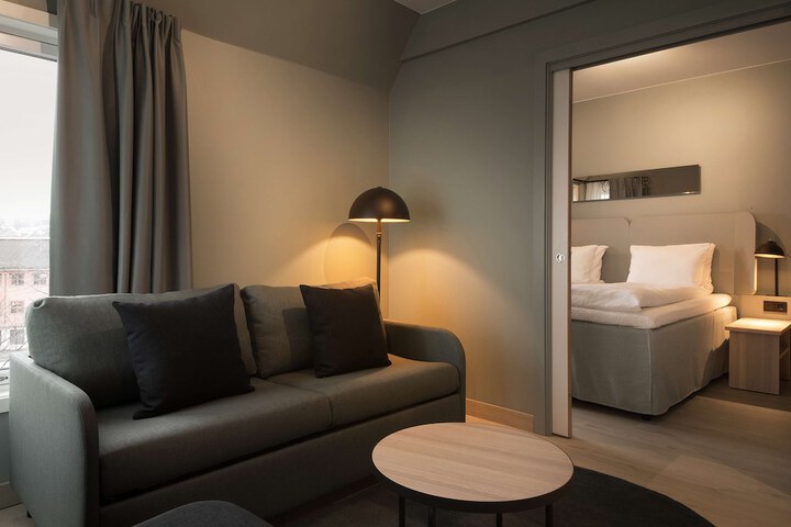 Room 30 of 47