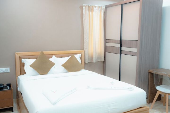 Room 5 of 20