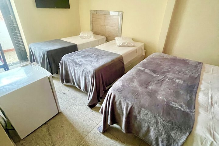 Room 32 of 98