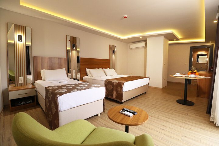 Room 15 of 36