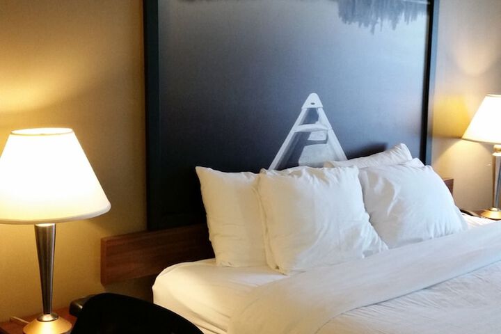 Room 8 of 36