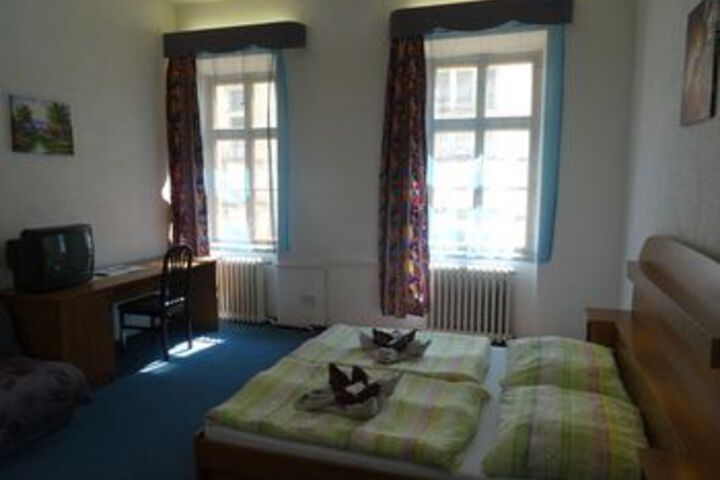 Room 12 of 43