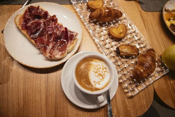 Breakfast/Coffee Service 43 of 61