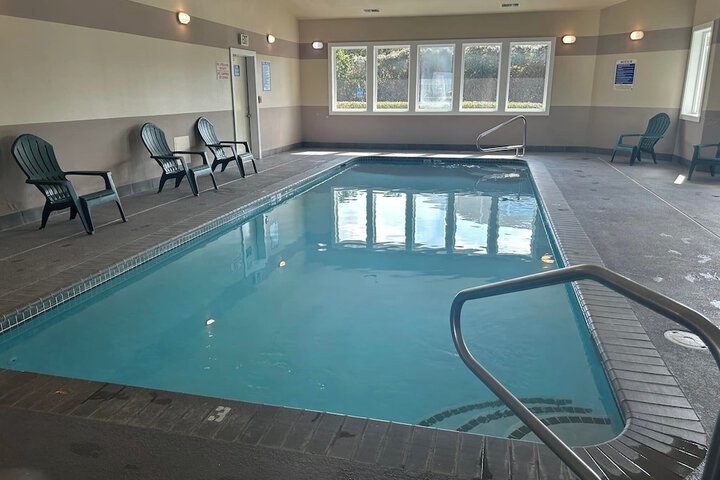 Pool 119 of 228