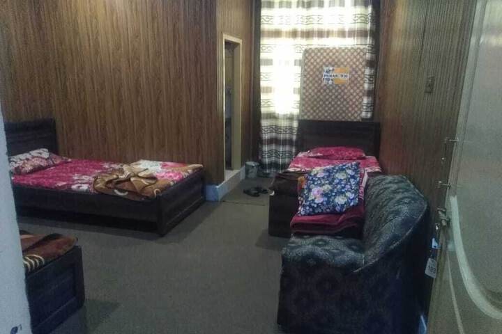 Room 3 of 17