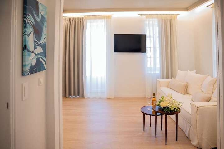 Room 89 of 182
