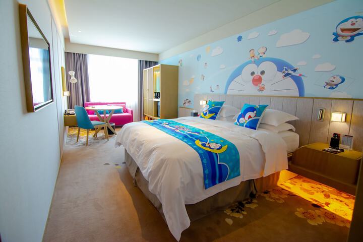 Room 27 of 40