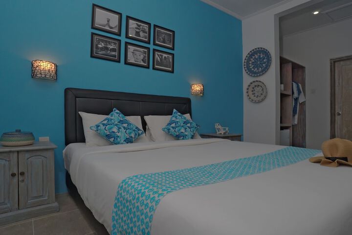 Room 3 of 75