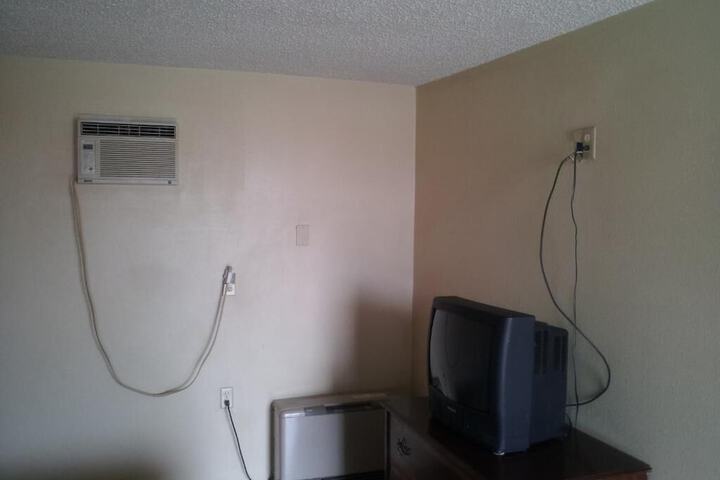 Room 14 of 36