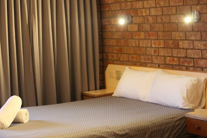 Room 2 of 23