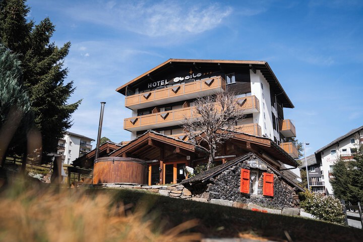 Hotel 56 of 77