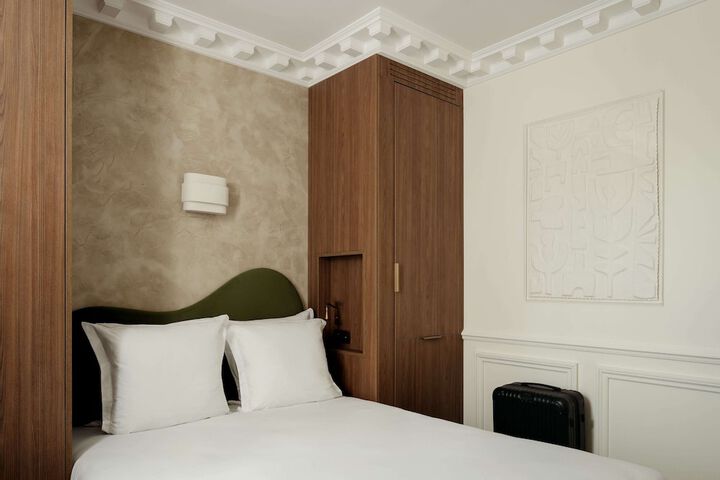 Room 26 of 62