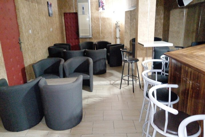 Lounge 15 of 15