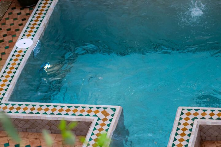 Pool 73 of 95