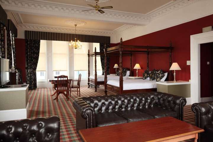 Room 9 of 36