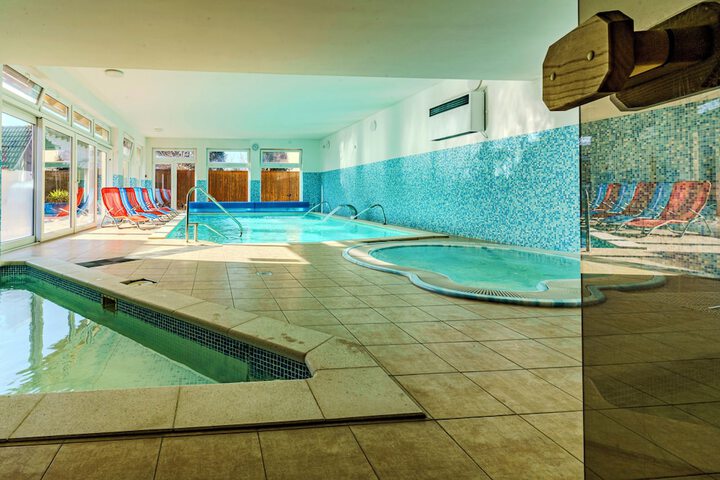 Pool 54 of 88