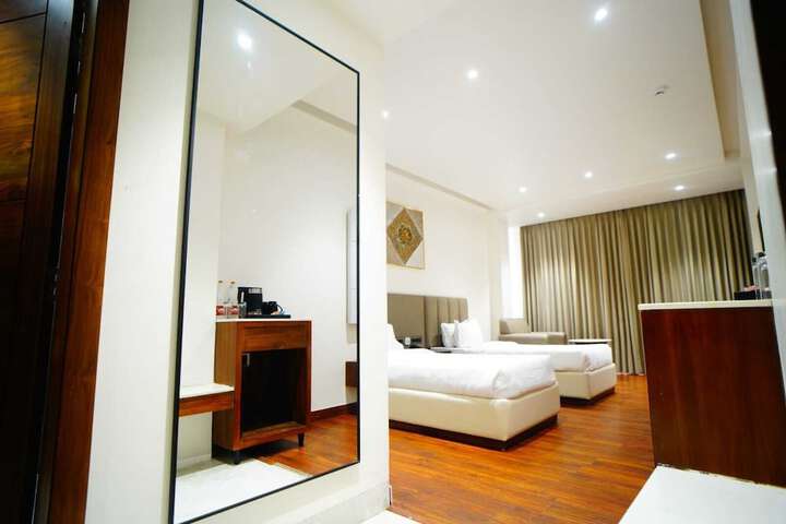Room 2 of 6