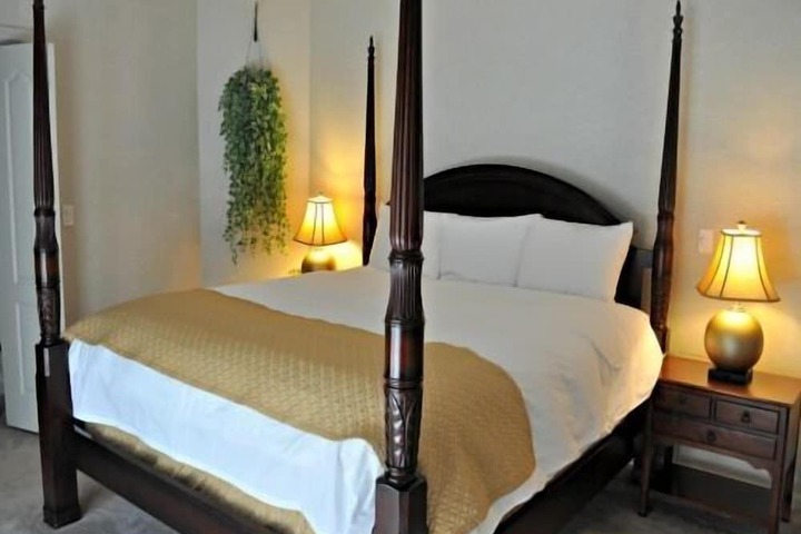 Room 5 of 15