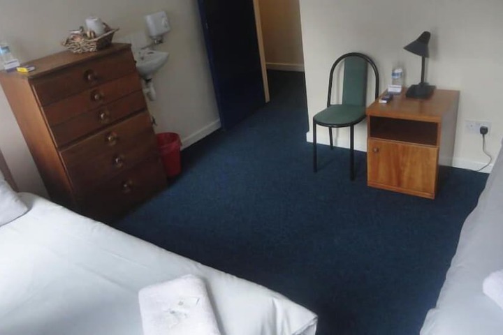 Room 10 of 20