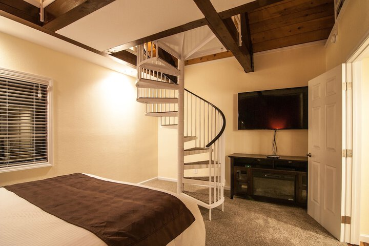 Room 5 of 61
