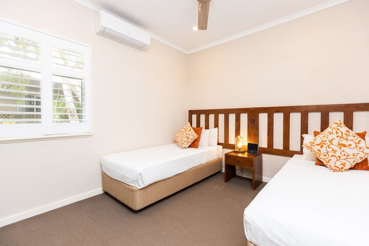 Room 6 of 43