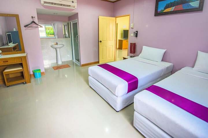 Room 13 of 65