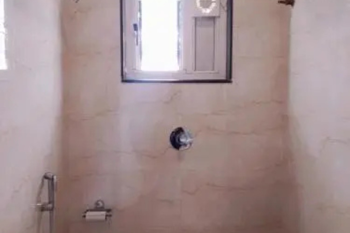 Room 10 of 11