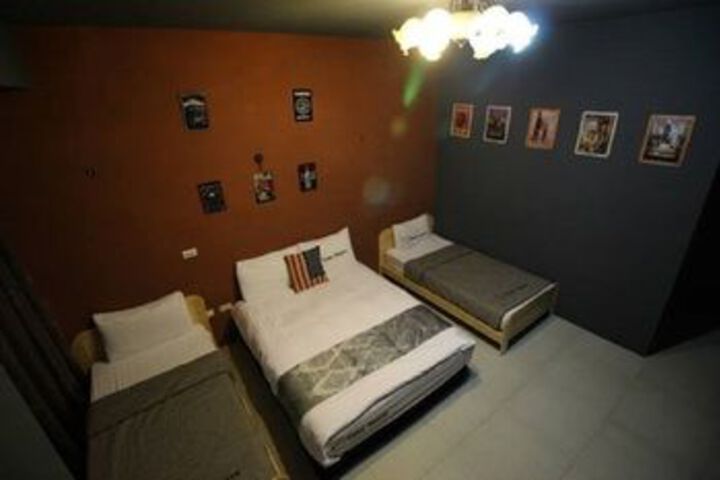 Room 17 of 44