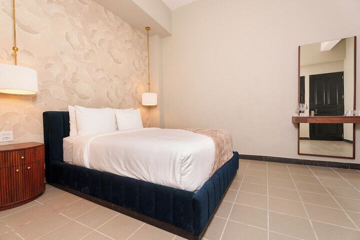 Room 14 of 32