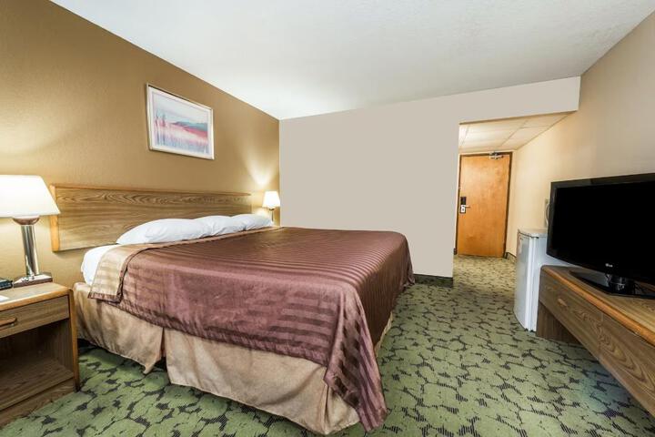 2 Queen Beds (6 of 15)