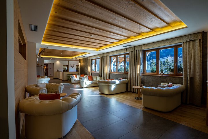 Hotel Interior 7 of 92