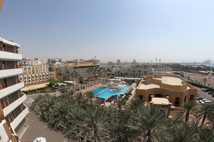 Hotel Exterior 55 of 63