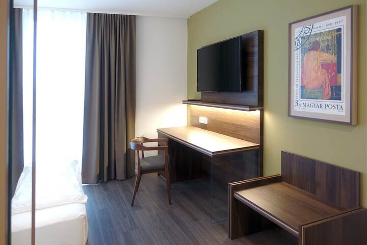 Room 13 of 88