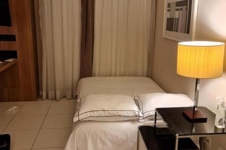 Room 8 of 38