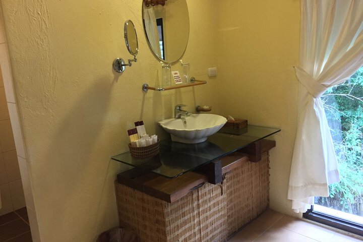 Room 42 of 80