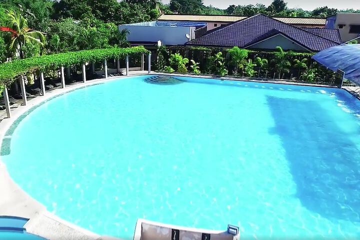 Pool 25 of 38