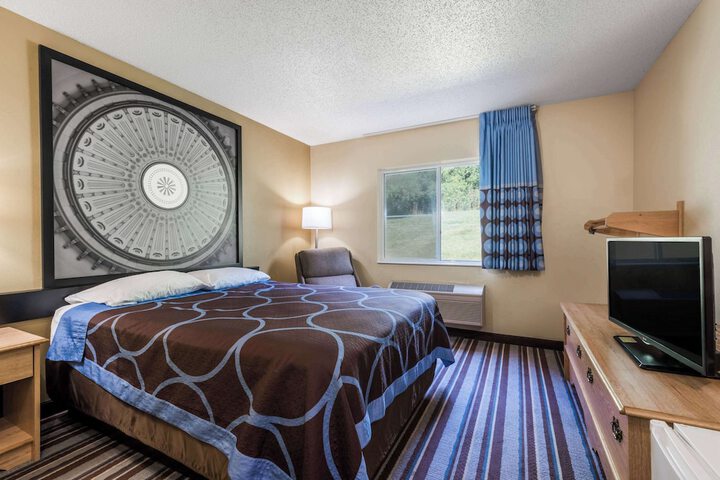 1 Queen Bed Mobility Accessible (13 of 16)